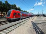 Steuerwagen voraus verl�sst ein IRE nach Karlsruhe am 31.7.13 Singen.