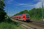 Auf dem Weg nach J�terbog f�hrt ein von 112 112 geschobener RE3 in Ludwigsfelde ein.